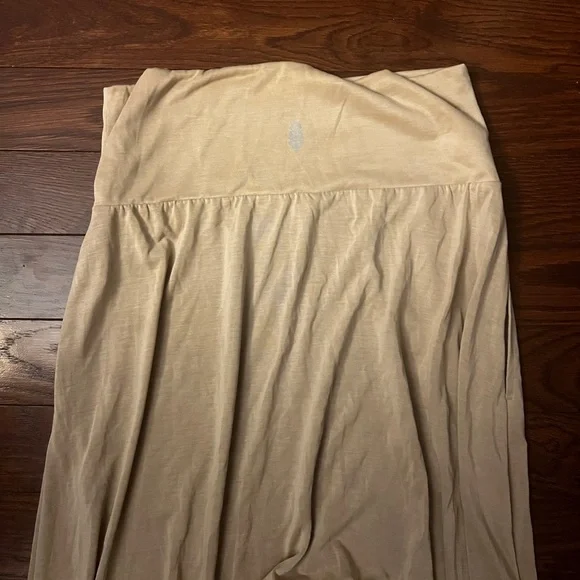 Brandy Melville Beige Fabric - Picture 6 of 12